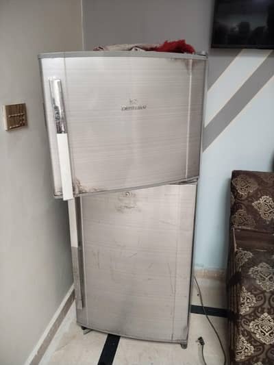 dowlanc fridge for sale all ok jus thori c gass Kam ha
