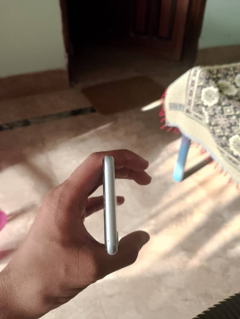 Apple iPhone SE 0