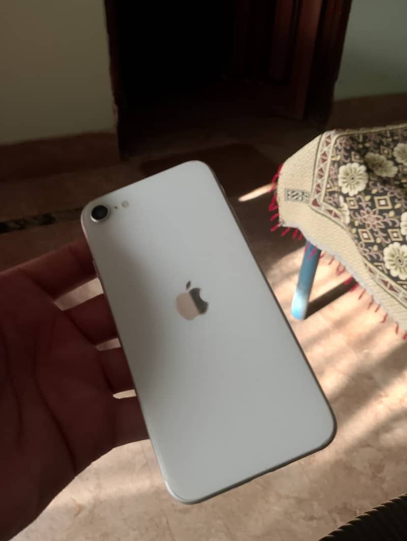 Apple iPhone SE 6