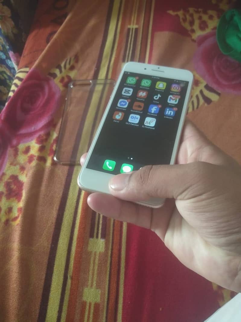 iPhone 8 Plus 1