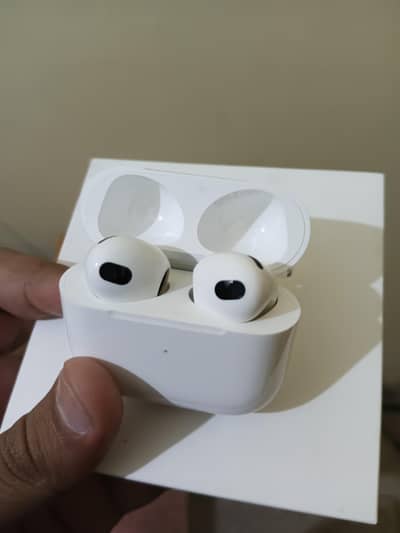 3rd Gen Airpods UK Fresh Import 10/10 Condition at Cheap Rate