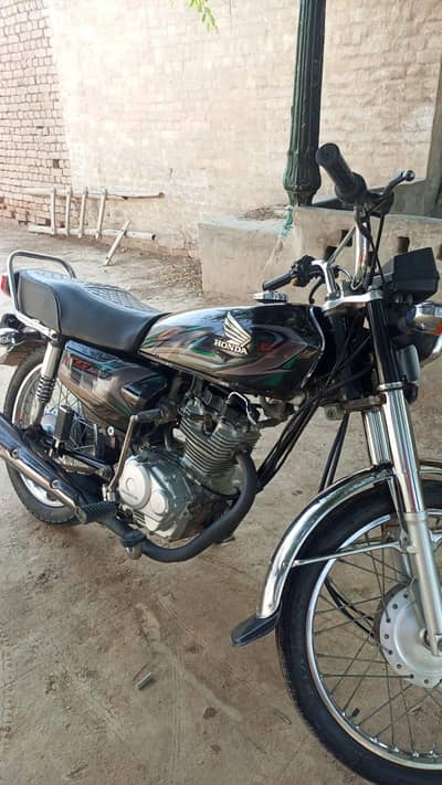 Honda 125 2023 model lush condition