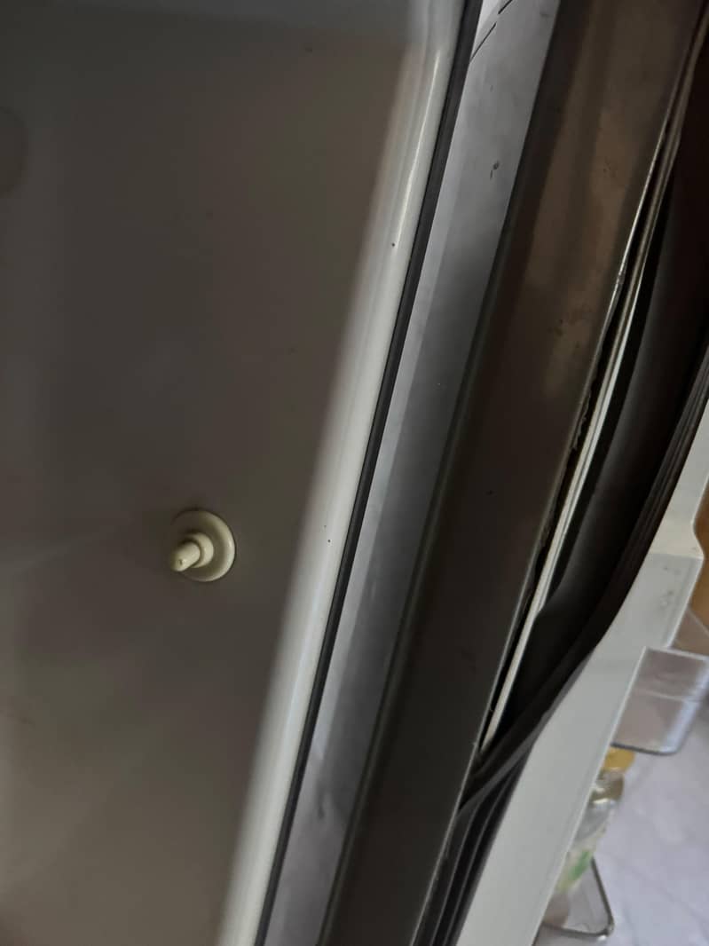 refrigerator 0
