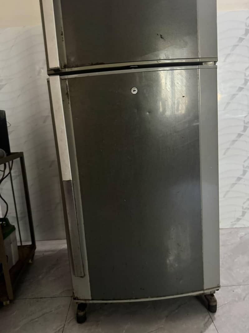 refrigerator 10