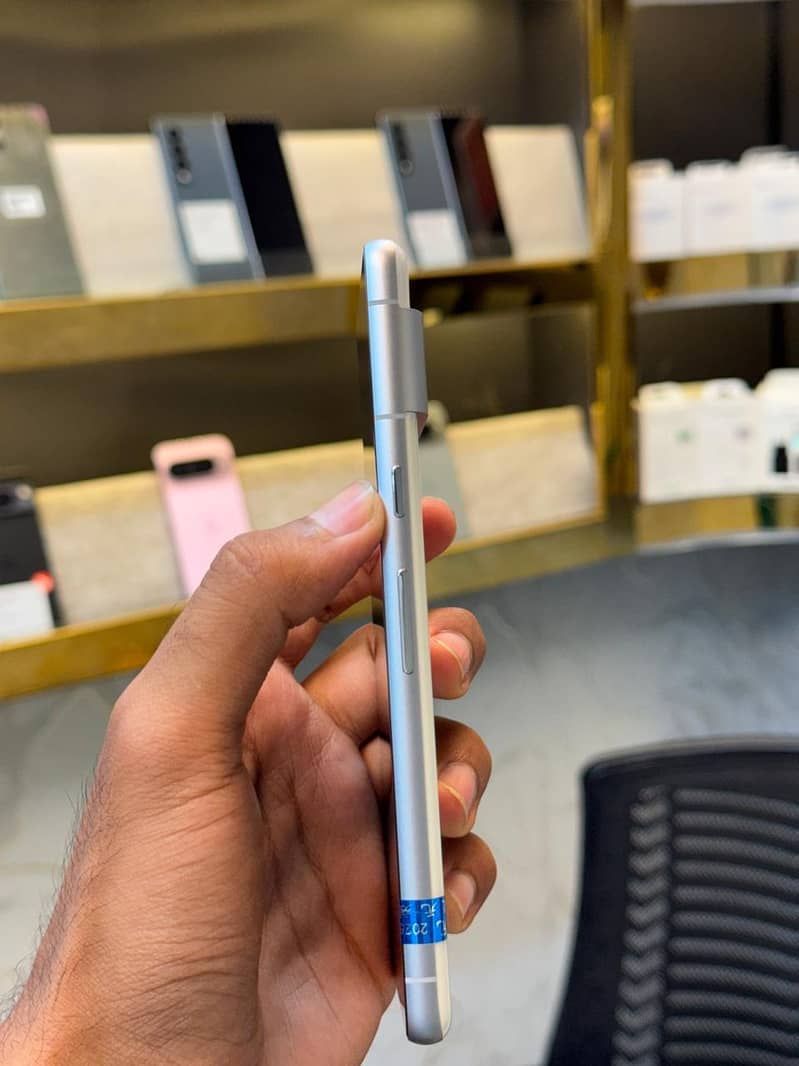 Google Pixel 7 3