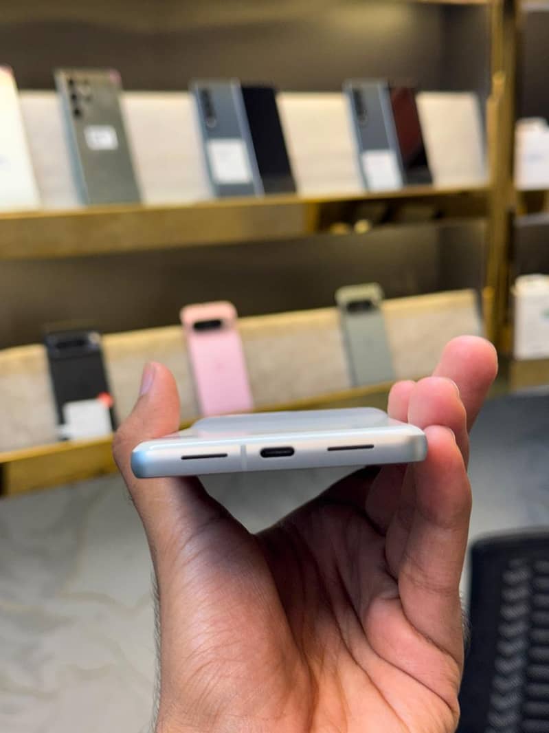 Google Pixel 7 4