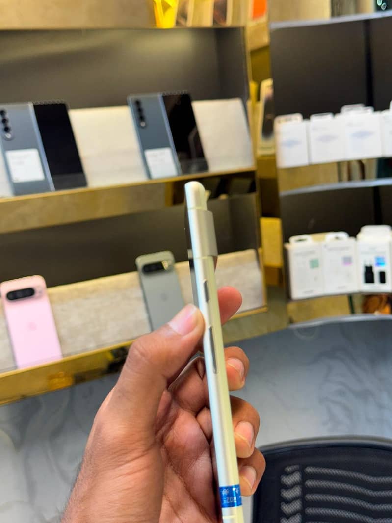 Google Pixel 7 9