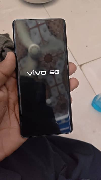 Vivo V30 10/10 with box