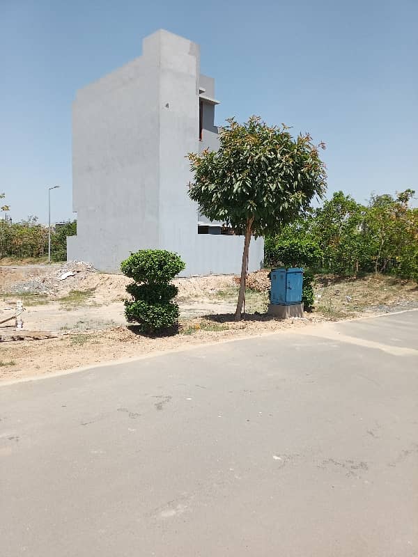 near to plot 12 E 1