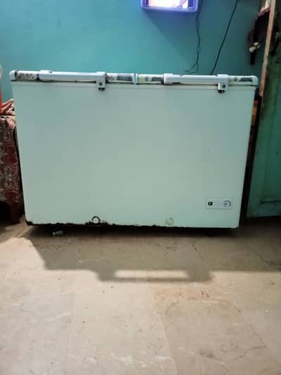 D freezer good condition working condition