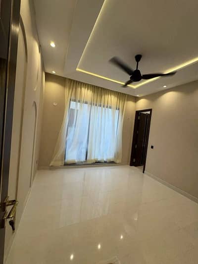 Upper Portion Of 10 Marla House Available For Rent In Bahria Town Lahore