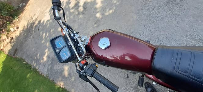 Honda 125 2015 model whatsap no 03082404411