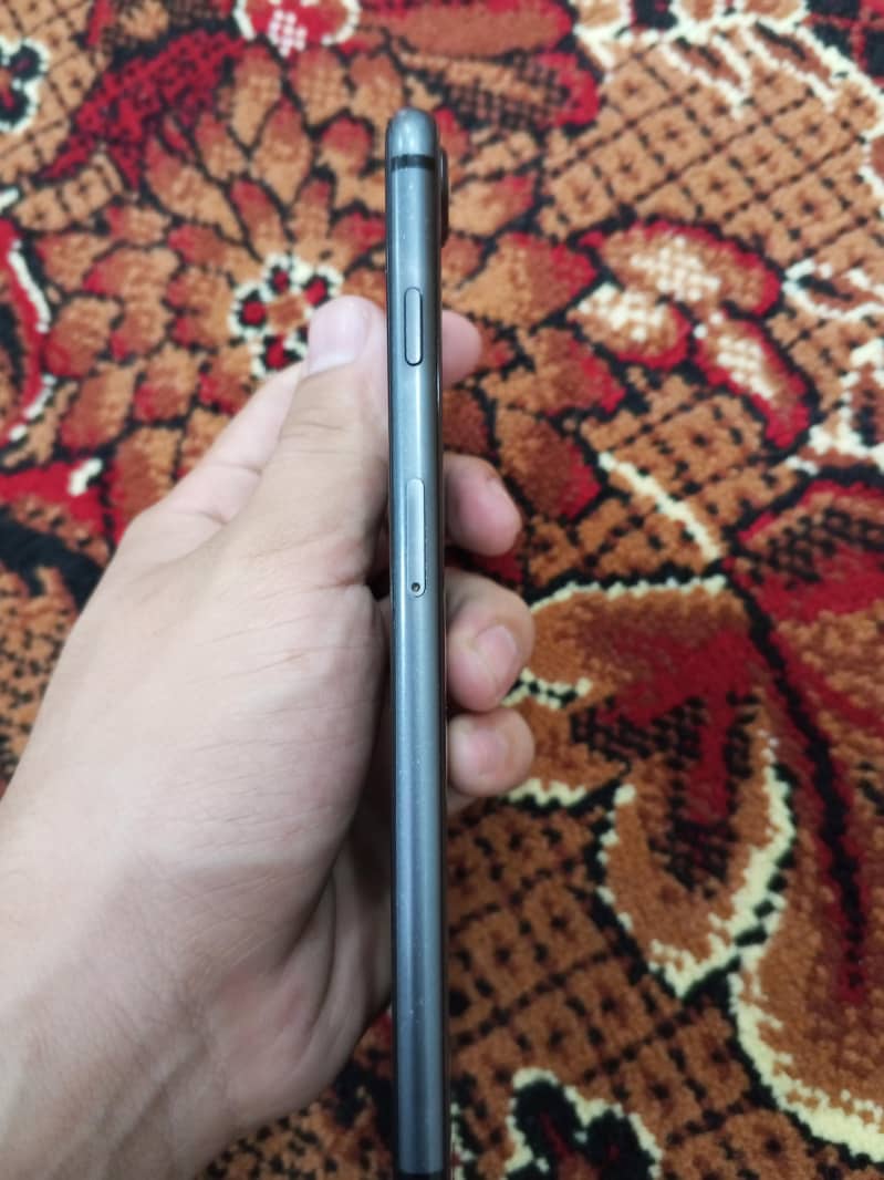 Apple iPhone 8 Plus 2