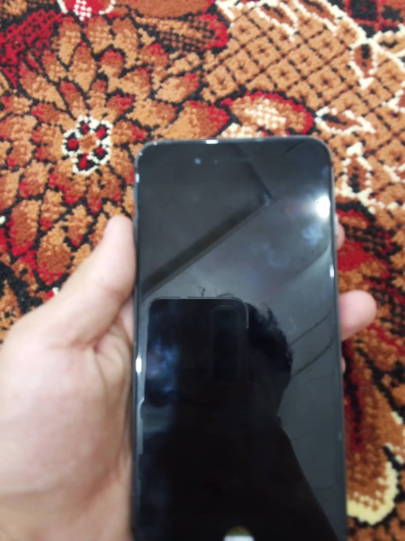 Apple iPhone 8 Plus 4