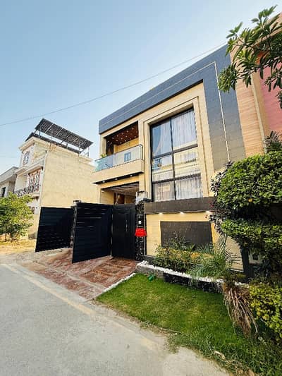 Spacious Prime Location 5 Marla House Available For sale In Park View City - Jade Extension Block