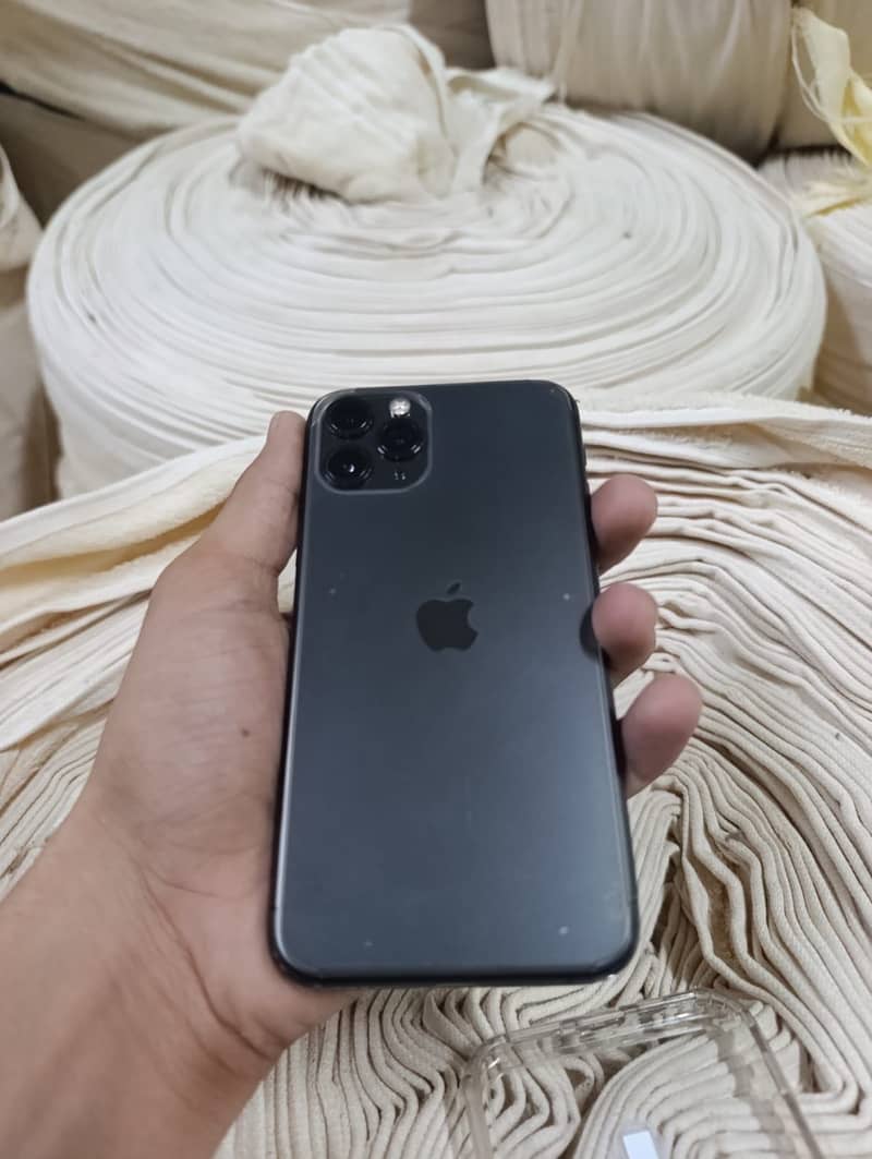 Apple iPhone 11 Pro 6