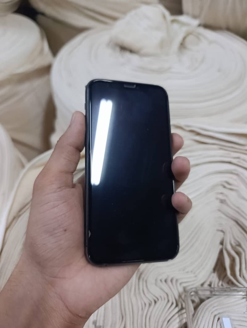 Apple iPhone 11 Pro 7