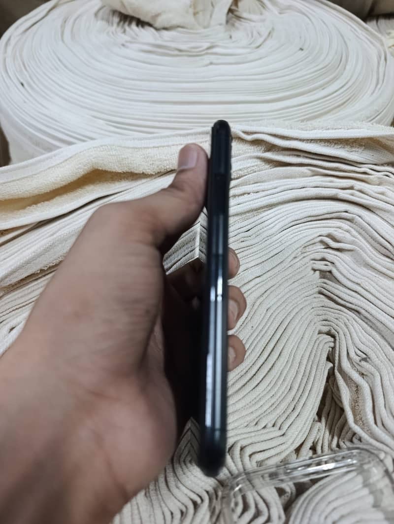 Apple iPhone 11 Pro 8