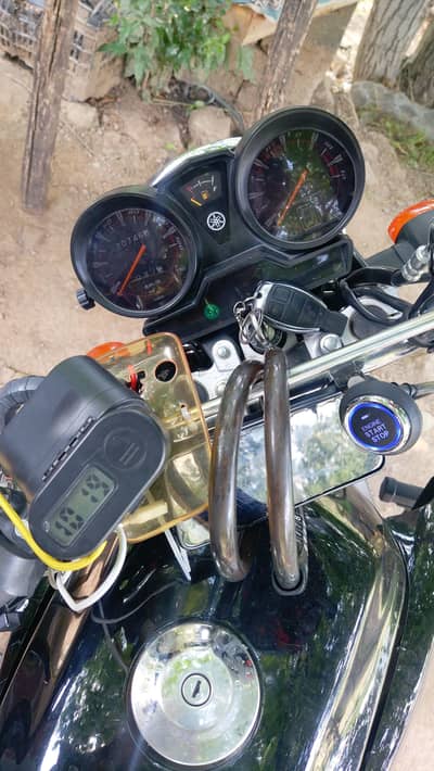 Yamaha ybr 125 G exchange possible with car or cb 150