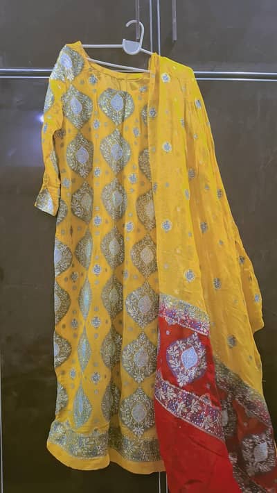 yellow embroidry mayon dress 10/10 condition