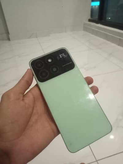 ZTE   Blade A 35