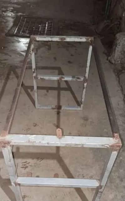 TABLE FRAME/UPS STAND