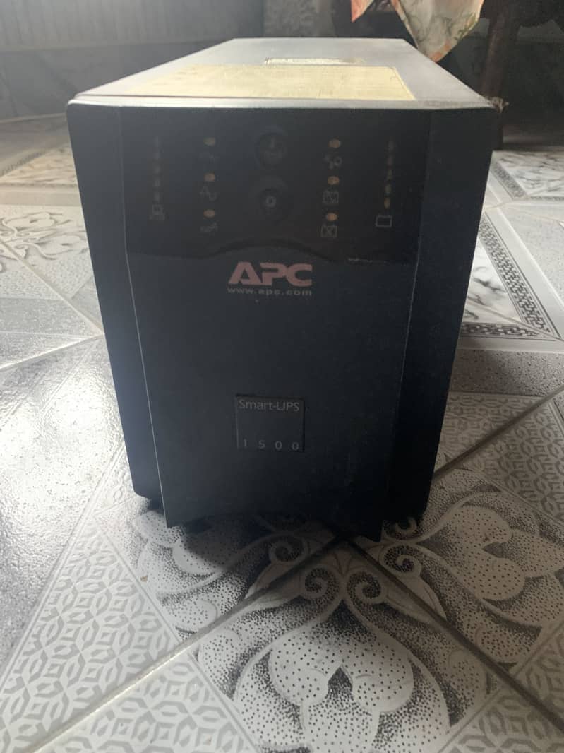 APC UPS 1500 0