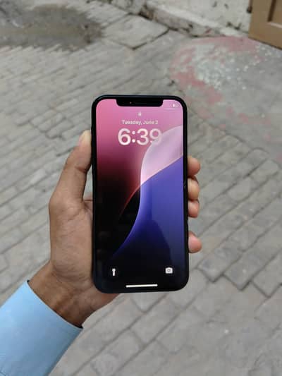 iPhone 12  j. v_neat condition^_64gb storage'_battery health 85'_sealed
