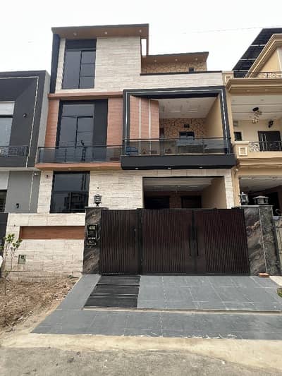 Luxury 5 Marla Owner-Built House In Executive Block Park View City
