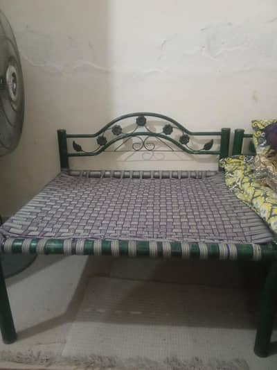 bacho ki charpai CHOTI Sony k Liye or khalny k Liye 0331-5500508