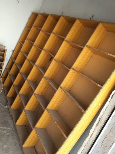 Shop full setup New shelfs+glass counter