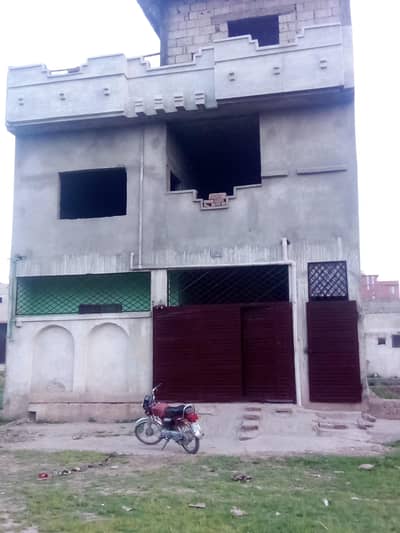 strong constructuon house sale 5 marla detail on call 03495454797