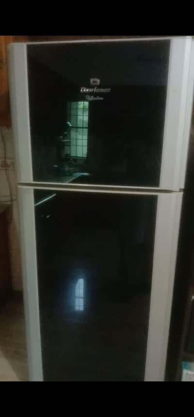 اچھی حالت میں ڈولنس کی فرج لارج