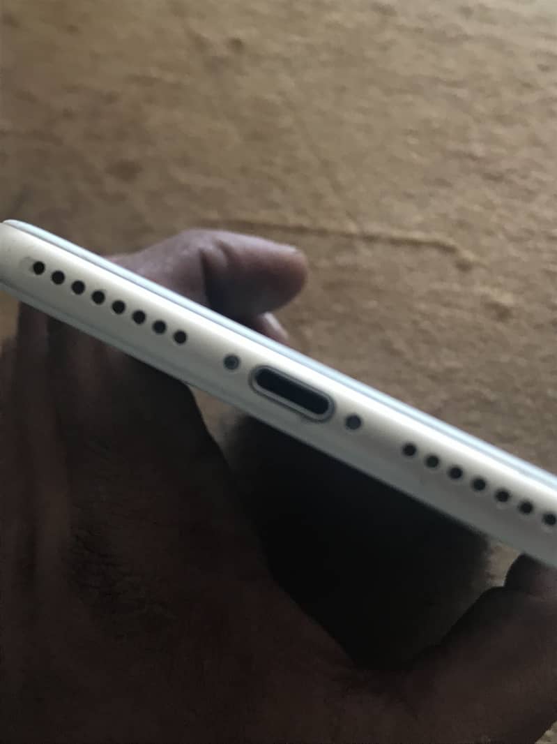 Apple iPhone 7 Plus 0