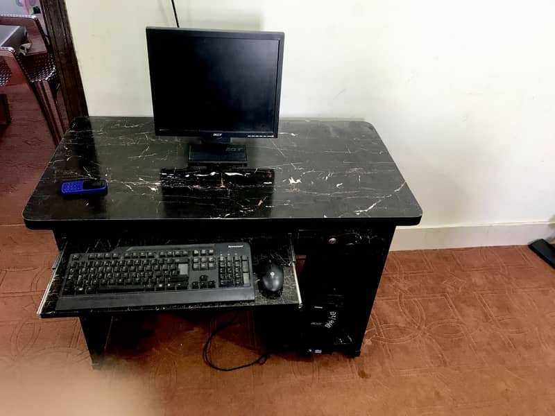 Computer & Table 4