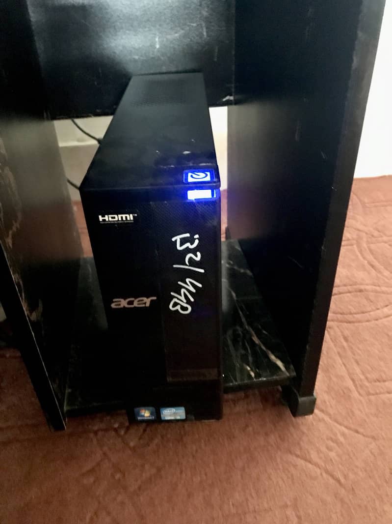 Computer & Table 5