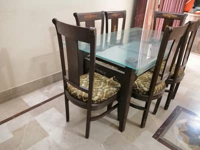 Dining Table with 6 Chairs | Like New