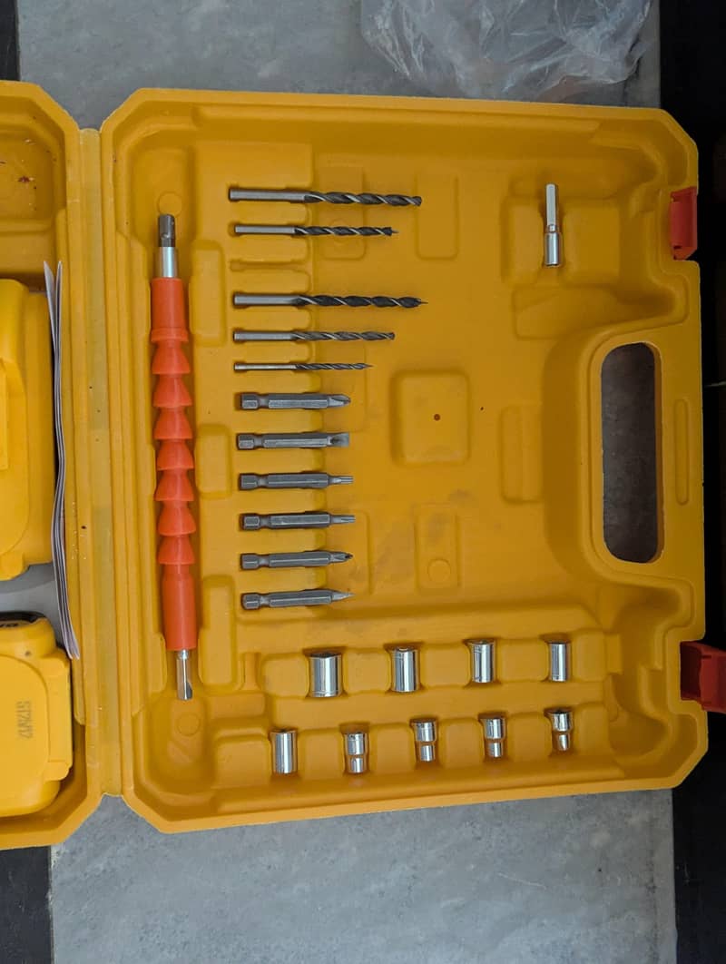 Cordless drill machine 5