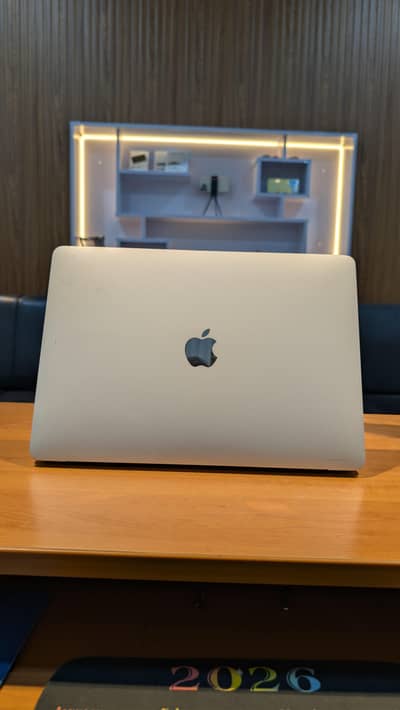 MacBook Pro 2020 | i7 16/512 | Saadii Shop