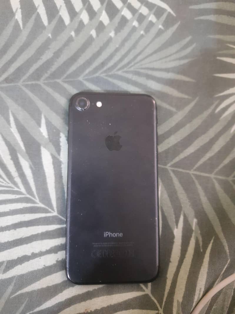 Apple iPhone 7 0