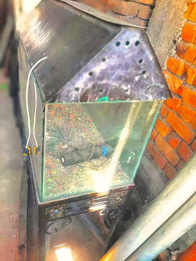 Fish  Aquarium stand for sell, complete setup with machine