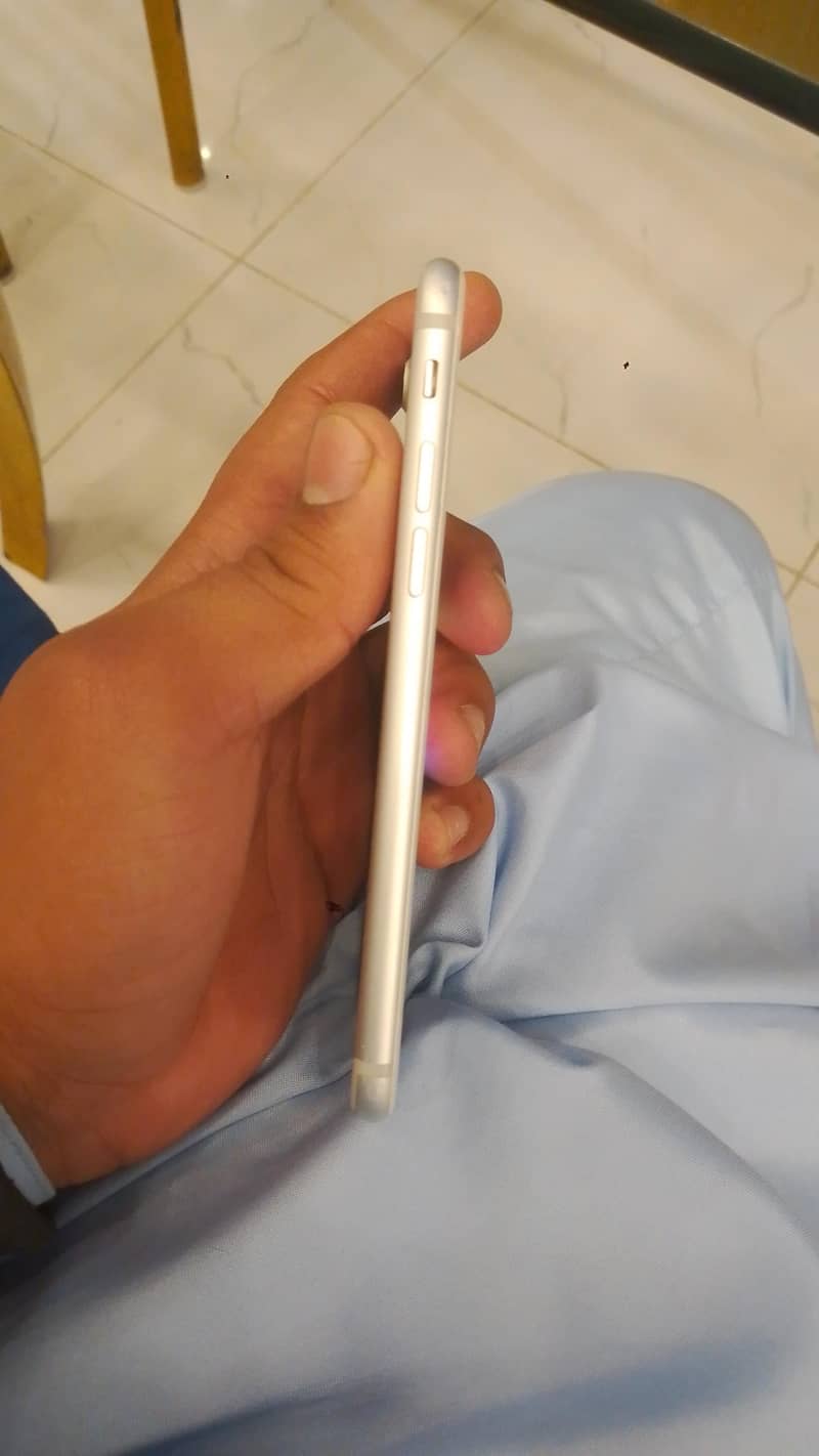 Apple iPhone 7 4