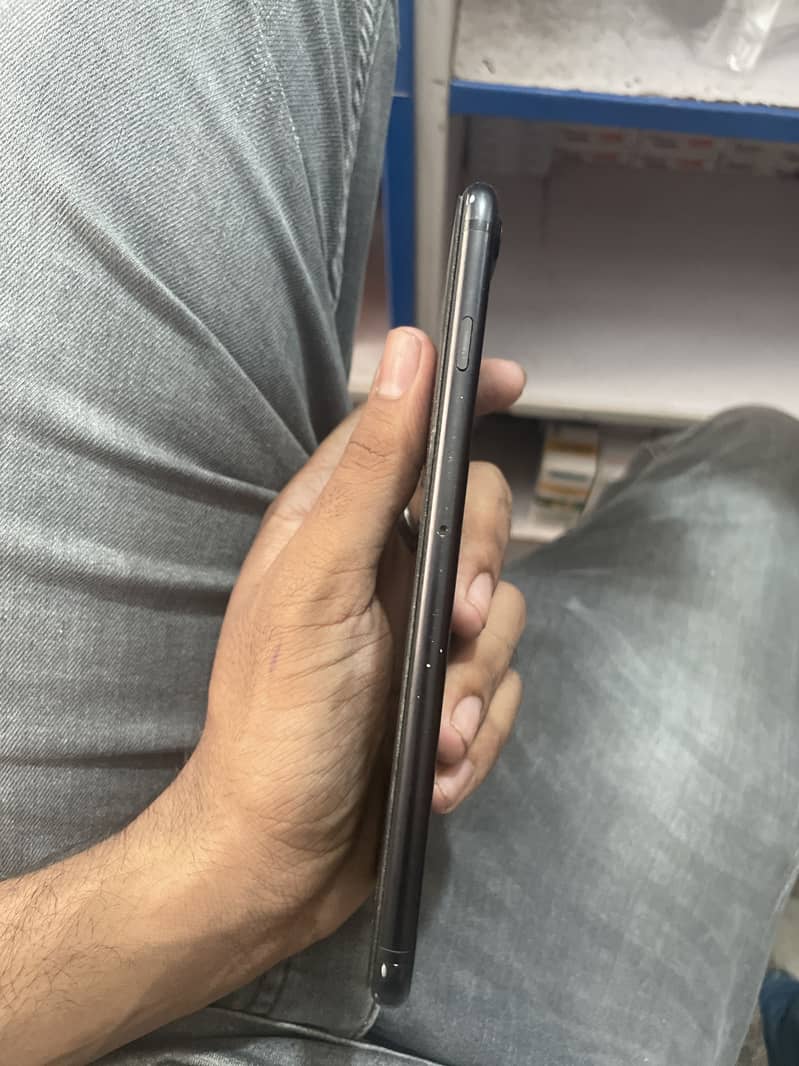 Apple iPhone 7 Plus 2