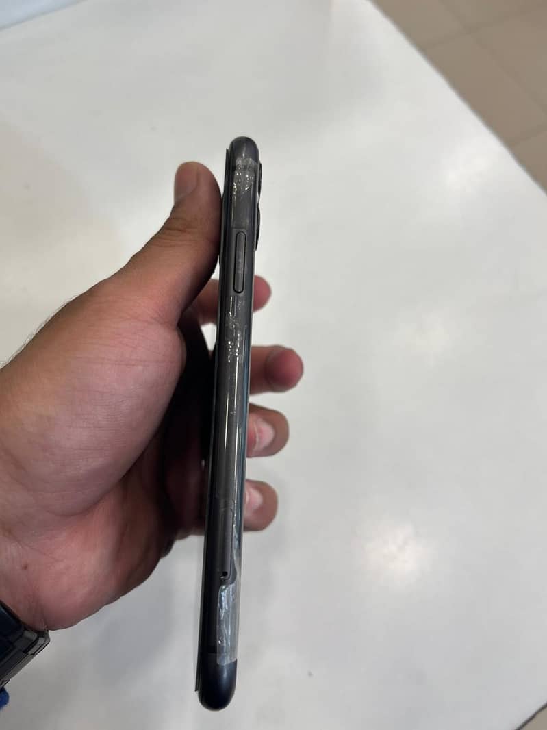 Apple iPhone 11 5