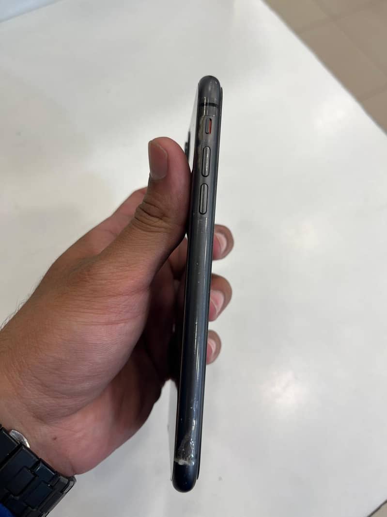 Apple iPhone 11 6