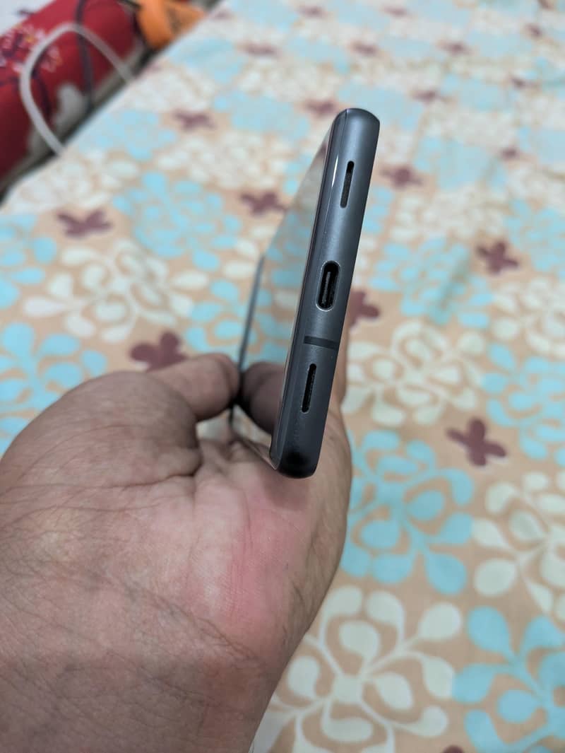 Google Pixel 7a 2