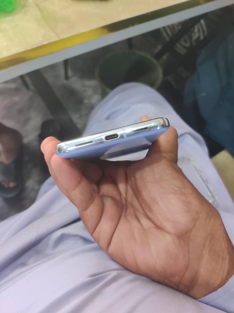 Google Pixel 8 Pro 2