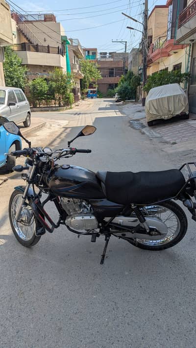 Suzuki GS 150 2023