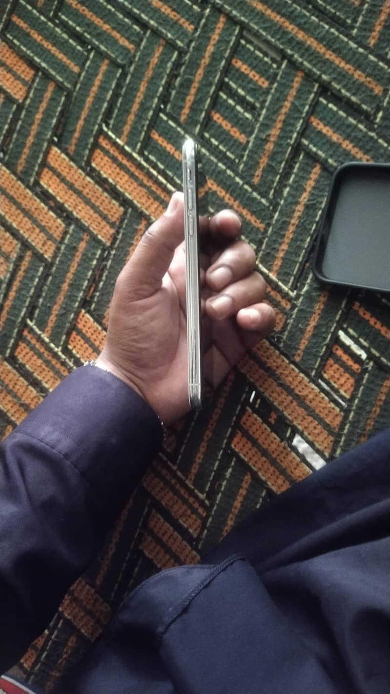 Apple iPhone X 2