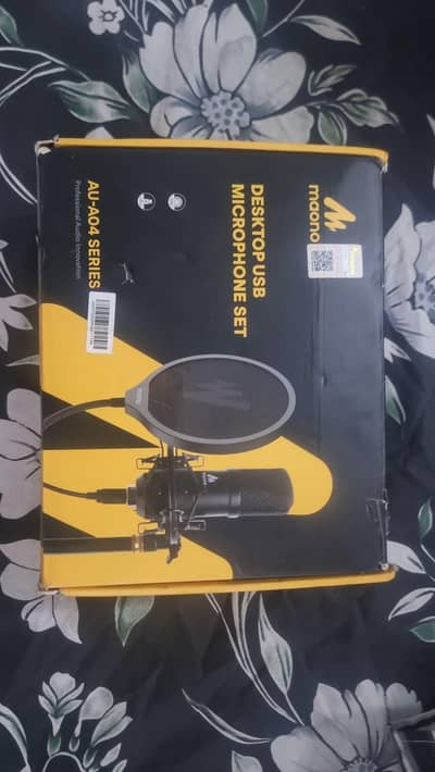 Maono AU-A04 USB Condenser Microphone Set - Complete Box - Like New